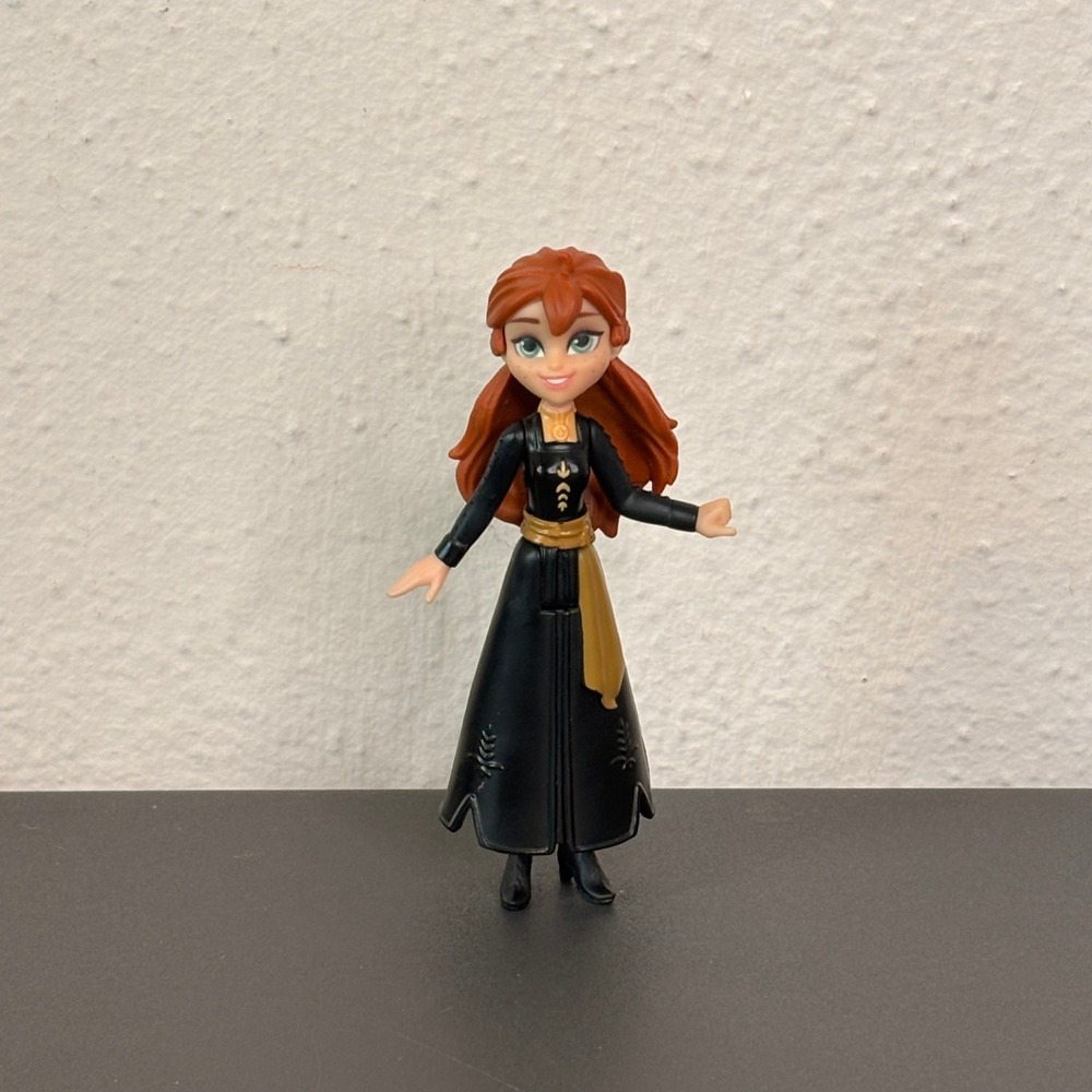 Disney Frozen 2 Anna Small Doll Kids 3.5in Black Excellent Queen Anna Figure